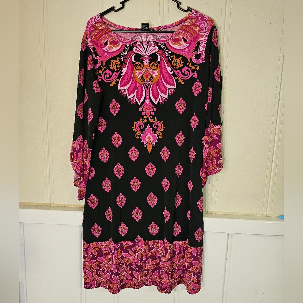 MT Collwction Size Large Split Sleeve Paisley Mini Dress Pink/Black